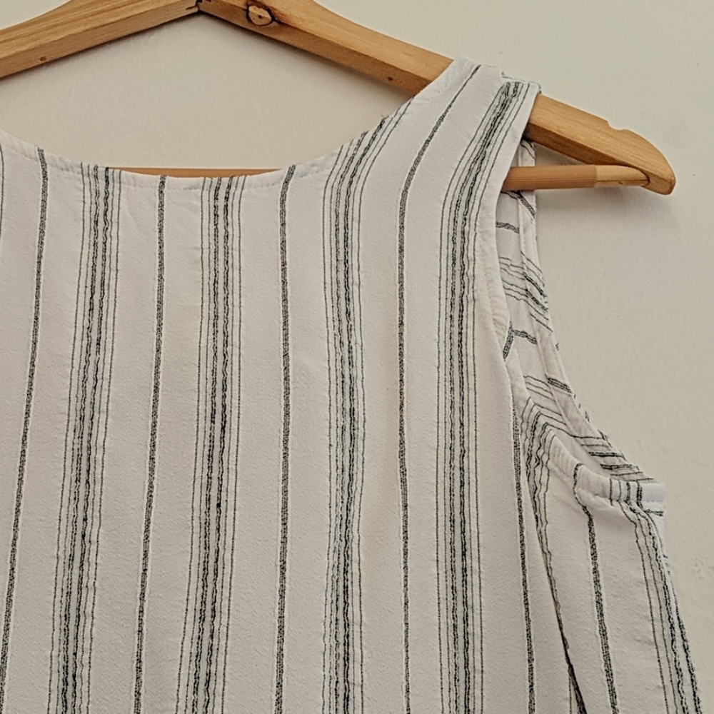 Light and comfortable Top - Picture 1 of 4